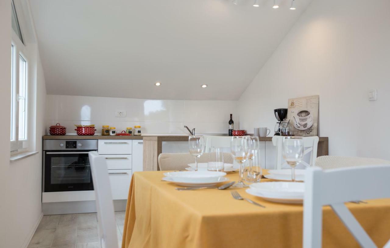 Relaxing Whole Top Floor Apartment By The Sea Žaborić Extérieur photo
