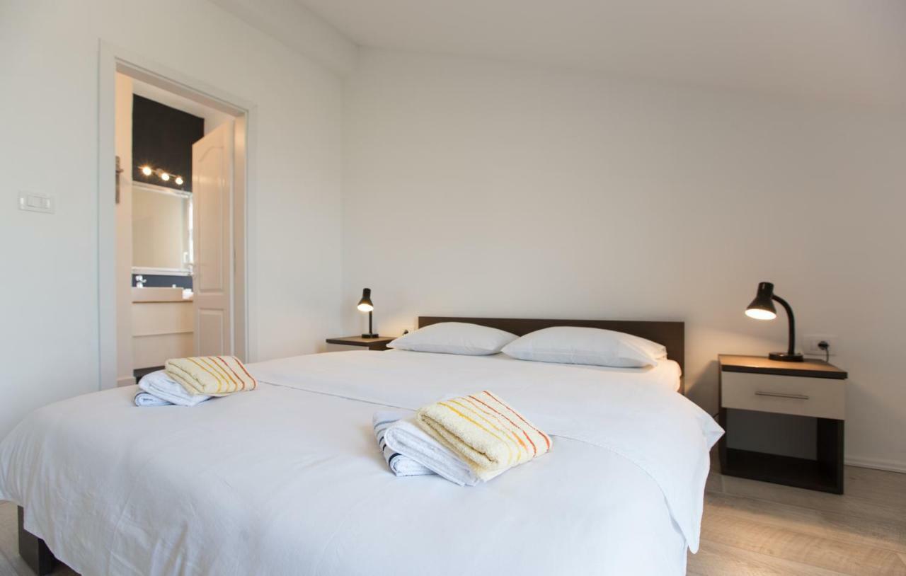 Relaxing Whole Top Floor Apartment By The Sea Žaborić Extérieur photo